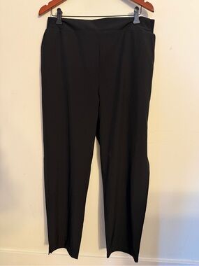 Straight-Leg Pull-On Pants in Black